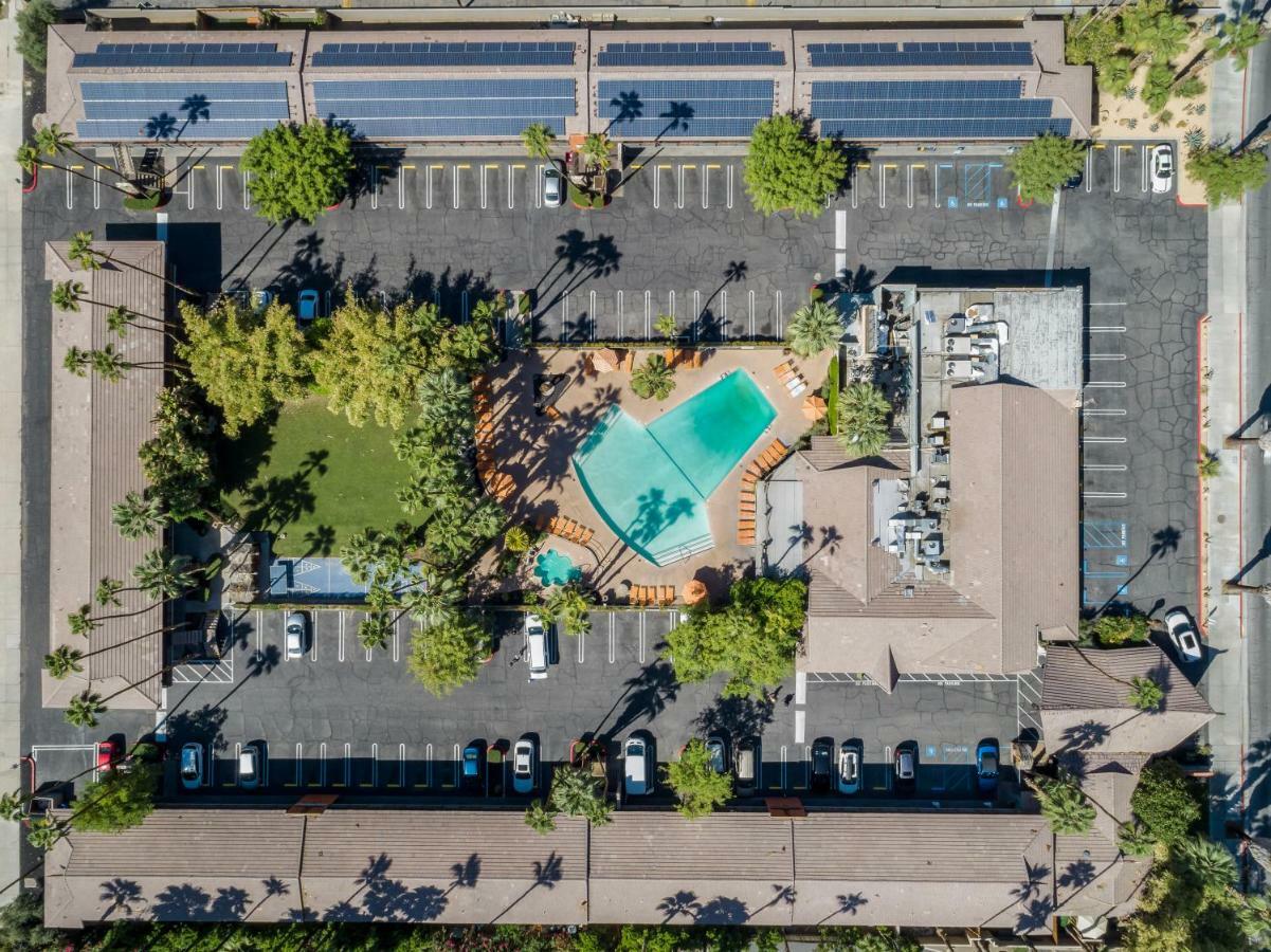 Caliente Tropics Hotel Palm Springs Exterior photo